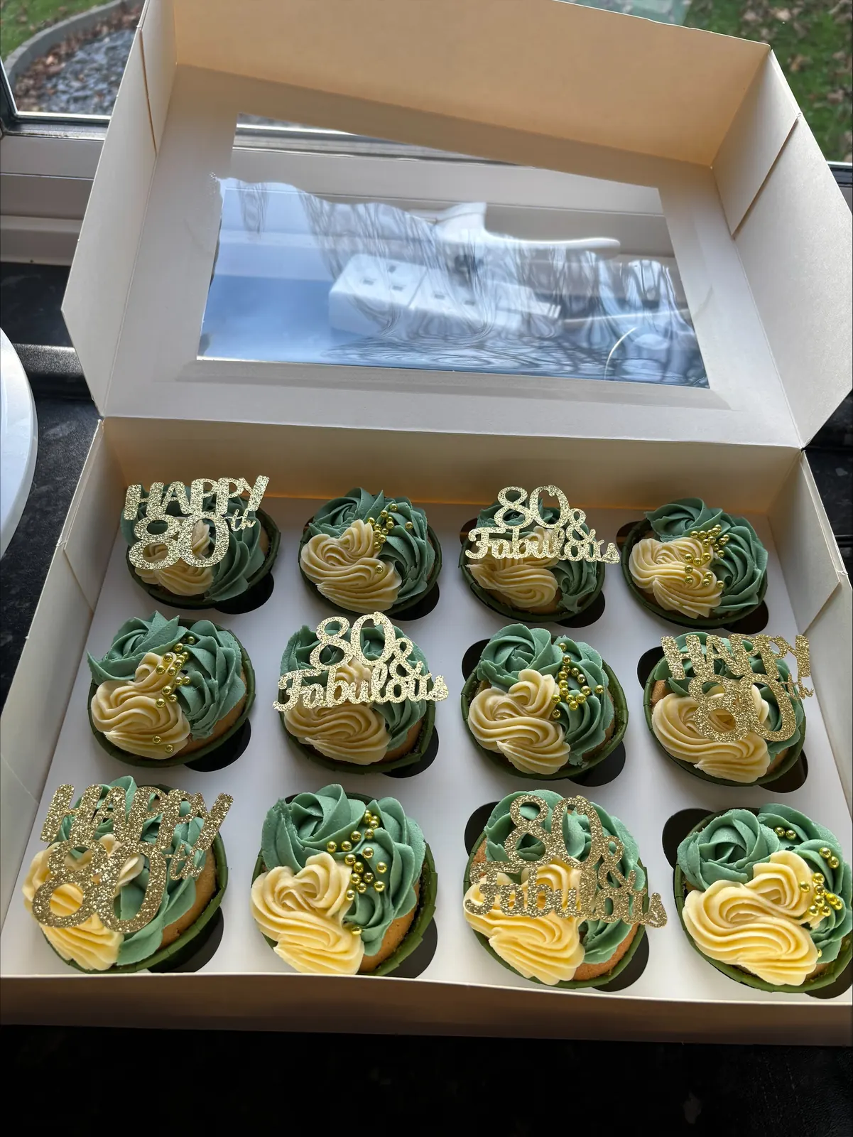 Green and gold 80th cupcakes