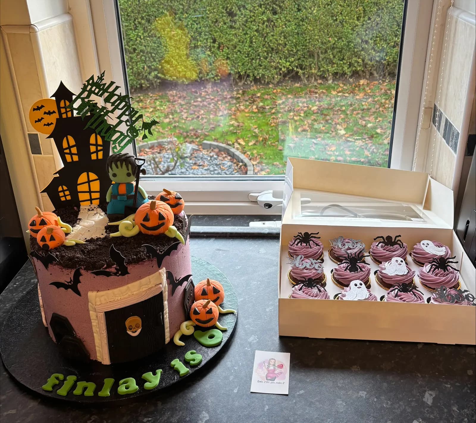 Halloween cake and cupcakes