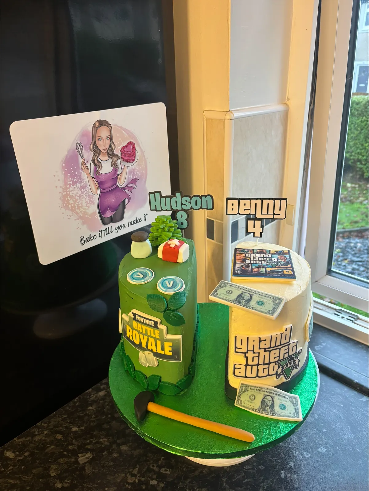 Minecraft gaming birthday cake